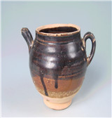 宋醬釉瓷執(zhí)壺